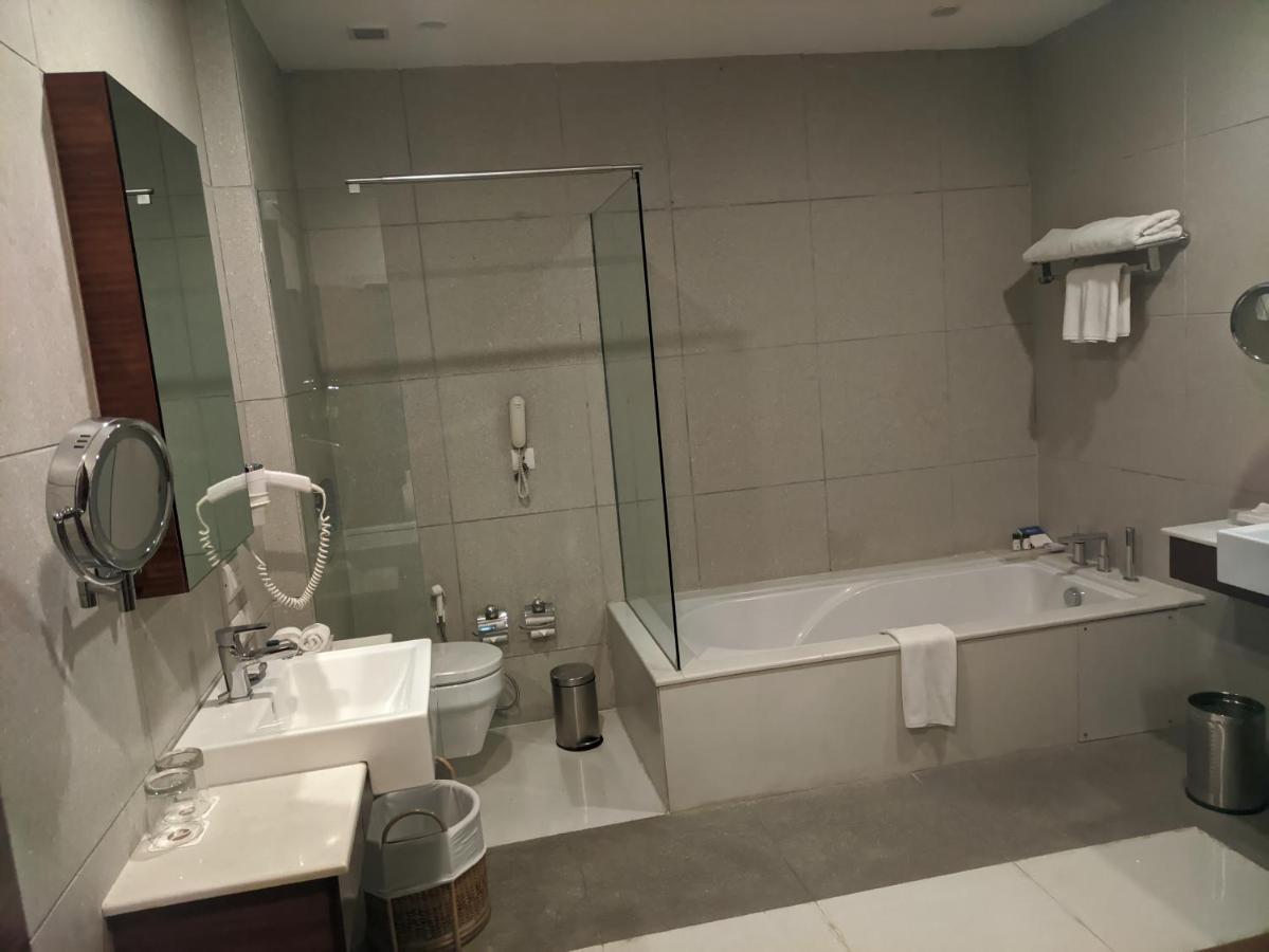Fortune Select Global, Gurugram - Member Itc Hotels' Group Gurgaon Exteriör bild